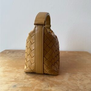 Bottega Veneta Tan Shoulder Bag with Woven Texture and Bucket Shape